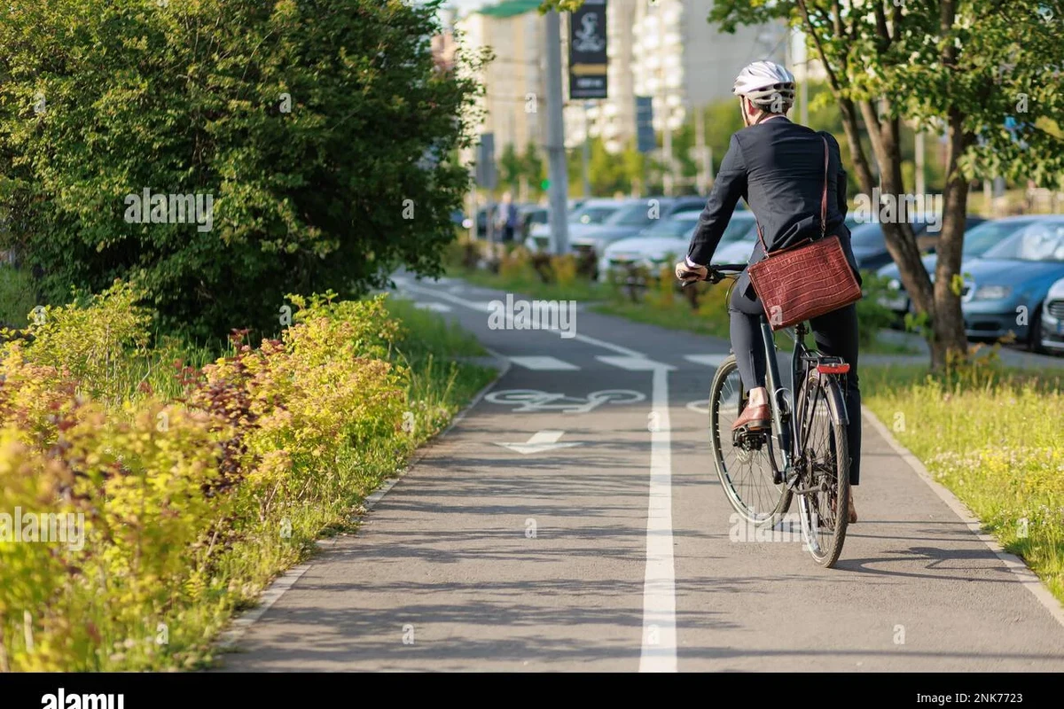 Why You Need Both Helmet and Handlebar Lights for Mtb